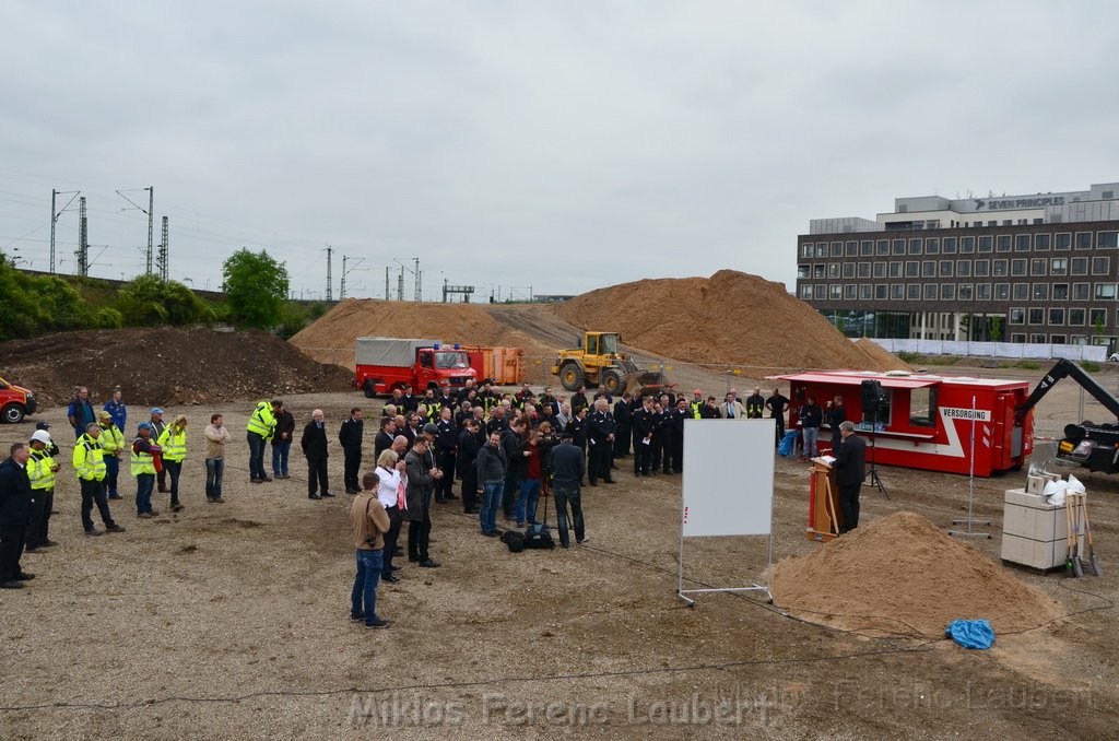 Erster Spatenstich Neues Feuerwehrzentrum Koeln Kalk Gummersbacherstr P095.JPG - Miklos Laubert
